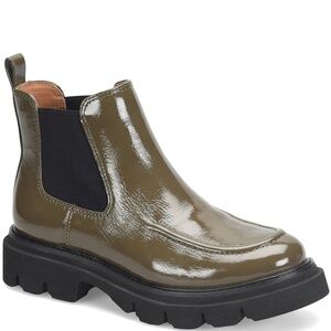 Söfft Samira Waterproof Patent Leather Chelsea Boots Taupe | Size 6 or 7.5 | NWT